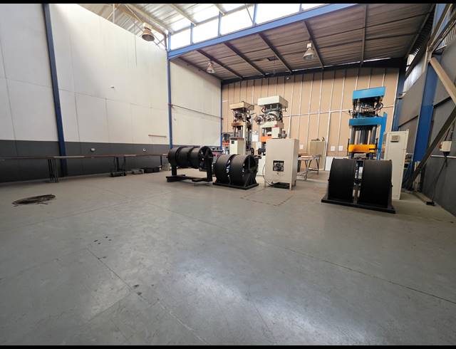 3,168M² WAREHOUSE FOR SALE IN SELBY